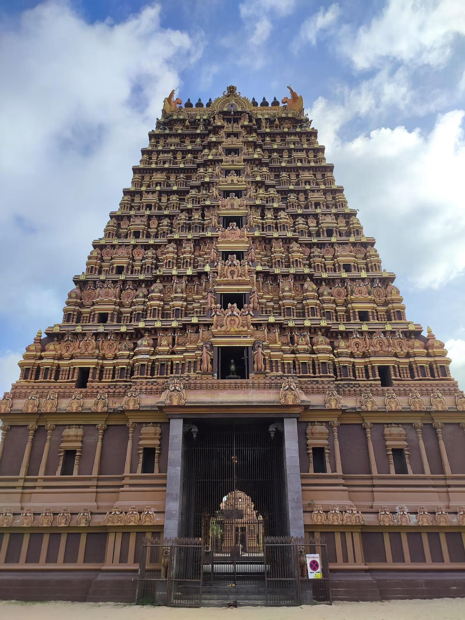 Jaffna's Golden Spirit: The Sacred Nallur Kandaswamy Kovil