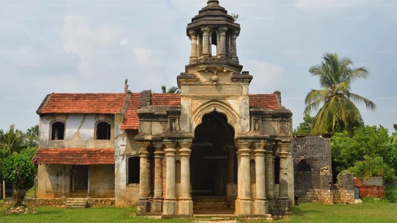 Exploring Kankesanthurai: The Lighthouse and The Presidential Palace