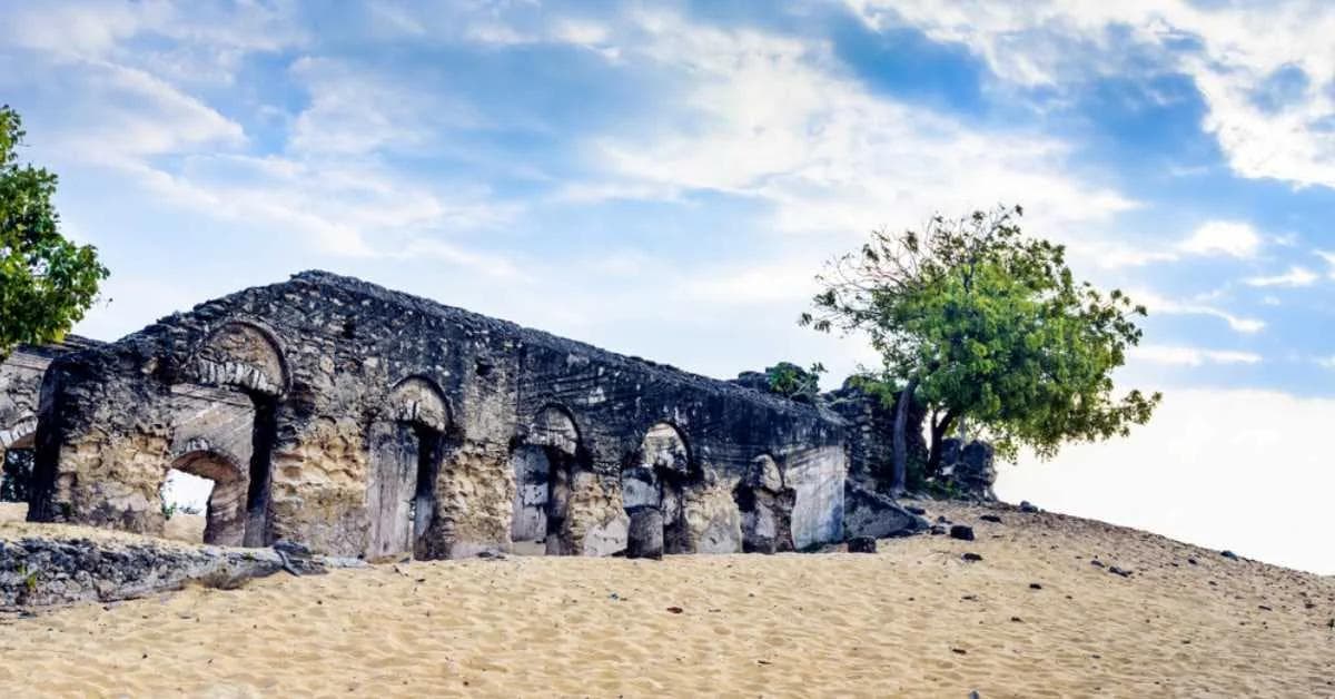 Road Trip to Point Pedro: Standing at the Edge of Sri Lanka