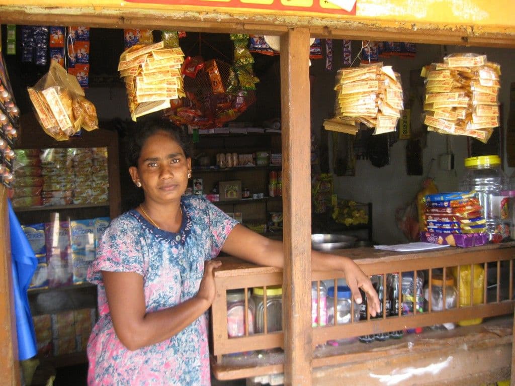 Breakfast Like a Local: Idli, Vadai, and Sambal at a "Saivar Kade"
